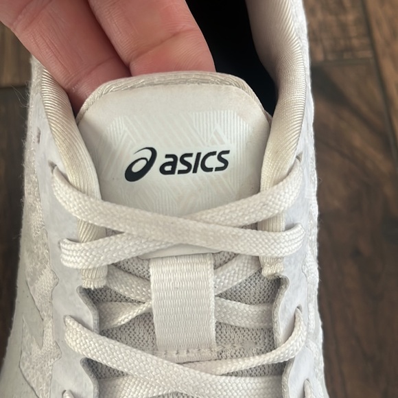 ASICS Dynablast Running Sneakers in White and Glacier Grey - Picture 8 of 14